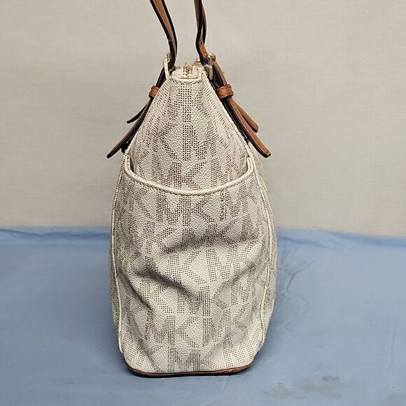 MICHAEL KORS JET SET ZIP TOP TOTE BFPM-07-031 - Picture 2 of 9